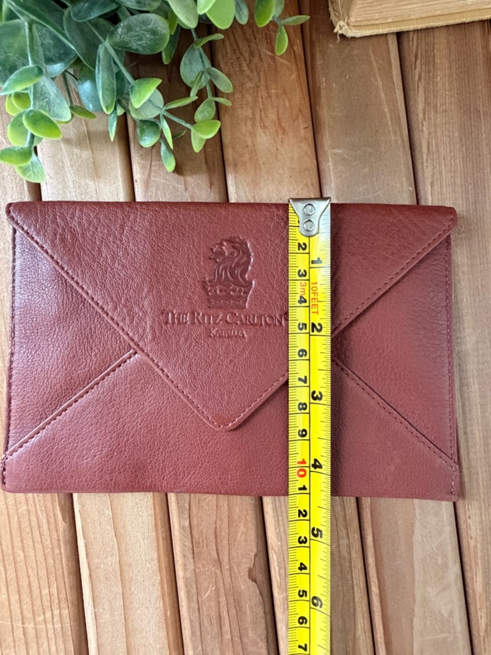 Ritz-Carlton Kapalua Leather Envelope Clutch | Vintage Hotel Collection Wallet - Picture 7 of 7